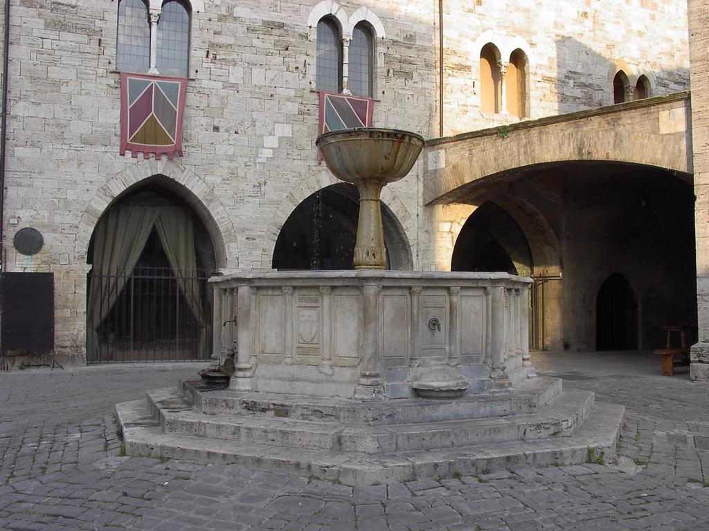 Hotel Palazzo Brunamonti بيفانيا المظهر الخارجي الصورة