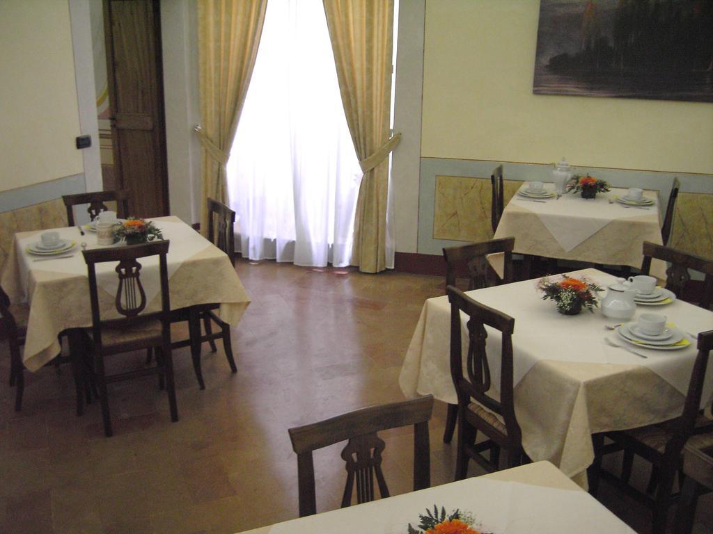 Hotel Palazzo Brunamonti بيفانيا المظهر الخارجي الصورة