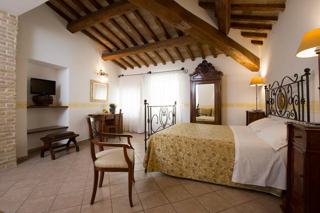Hotel Palazzo Brunamonti بيفانيا المظهر الخارجي الصورة
