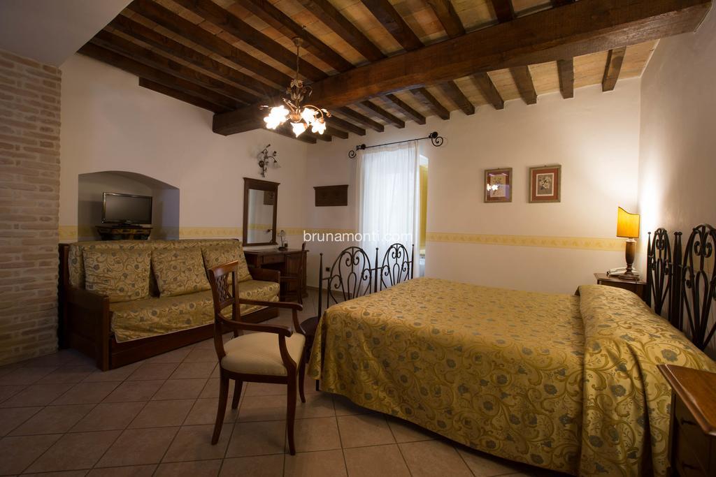 Hotel Palazzo Brunamonti بيفانيا المظهر الخارجي الصورة